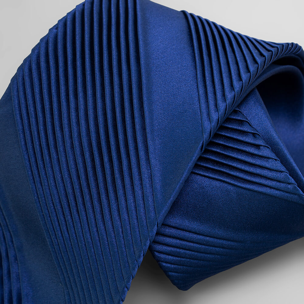 ステファノリッチ製、ロイヤルブルーの無地プリーツネクタイ｜Royal blue solid pleated tie by Stefano Ricci