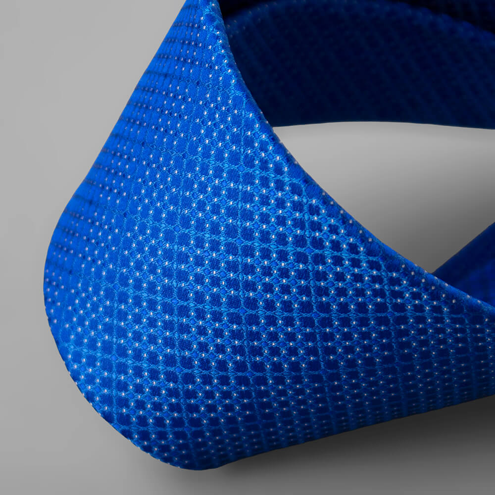 ステファノリッチのシルクジャカードネクタイ、鮮やかなブルーに細かいドット柄｜Stefano Ricci silk jacquard necktie in vivid blue with fine dot pattern