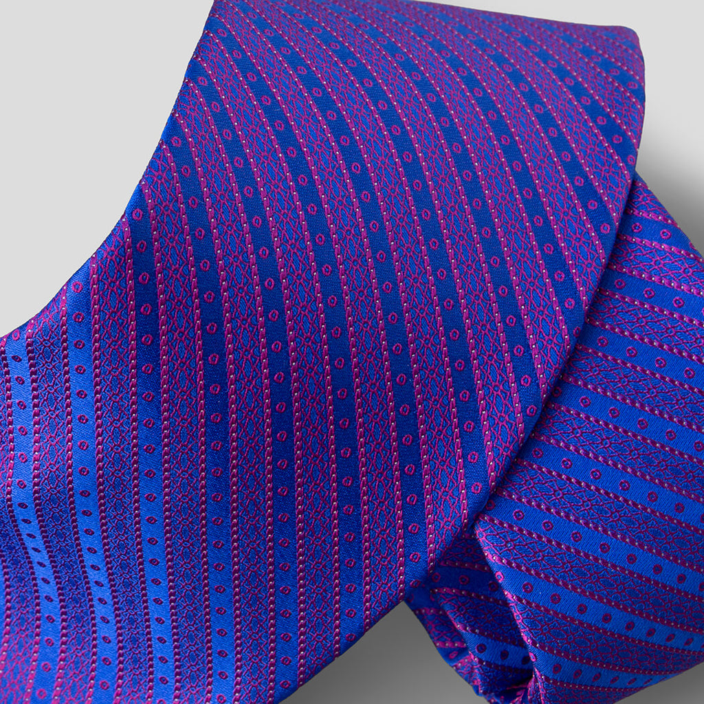 ステファノリッチのシルクジャカードネクタイ、ブルーとレッドのストライプ柄｜Stefano Ricci silk jacquard necktie in blue and red stripe pattern