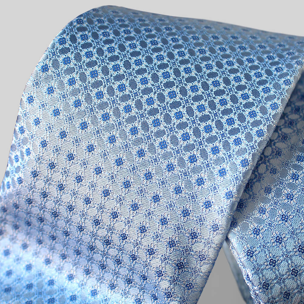 ステファノリッチのシルクジャカードネクタイ、ライトブルーに小花文様のデザイン｜Stefano Ricci silk jacquard necktie in light blue with small floral motif
