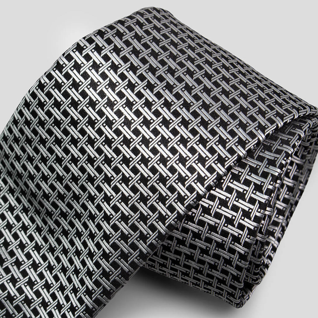 ステファノリッチのシルクジャカードネクタイ、ブラックとシルバーの幾何学織り柄デザイン｜Stefano Ricci silk jacquard necktie with black and silver geometric woven pattern