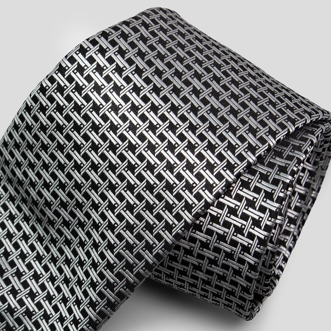 ステファノリッチのシルクジャカードネクタイ、ブラックとシルバーの幾何学織り柄デザイン｜Stefano Ricci silk jacquard necktie with black and silver geometric woven pattern