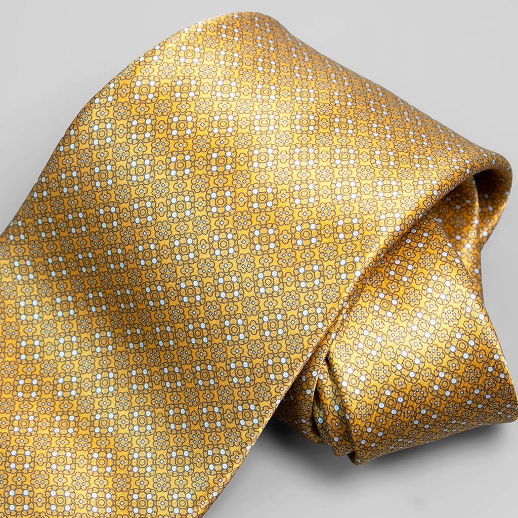 ステファノリッチのシルクプリントネクタイ、イエロー地に繊細な幾何学模様｜Stefano Ricci silk printed necktie with yellow base and delicate geometric pattern